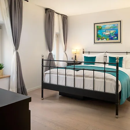 بيت ضيافة Perla Luxury 4*
