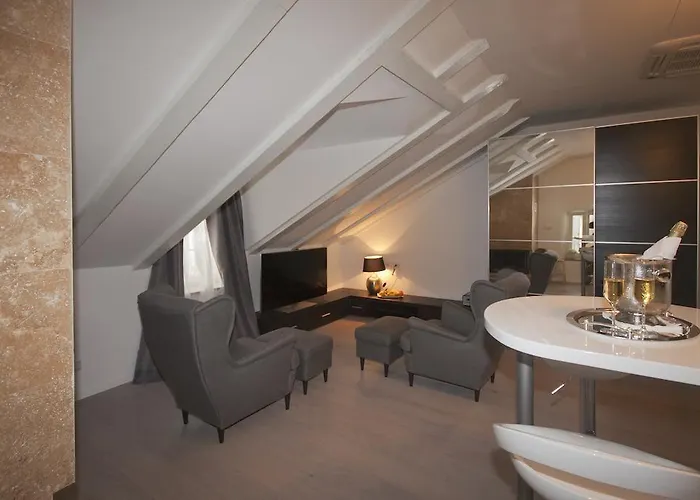 Perla Luxury ゲストハウス 4*